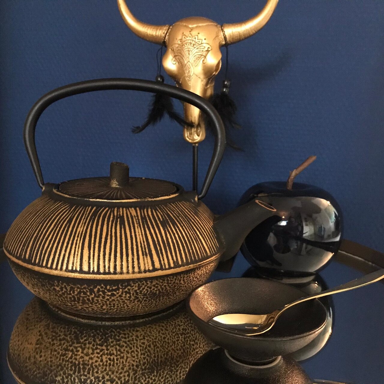 Theepot gietijzer Stripes goud zwart 80 cl met filter