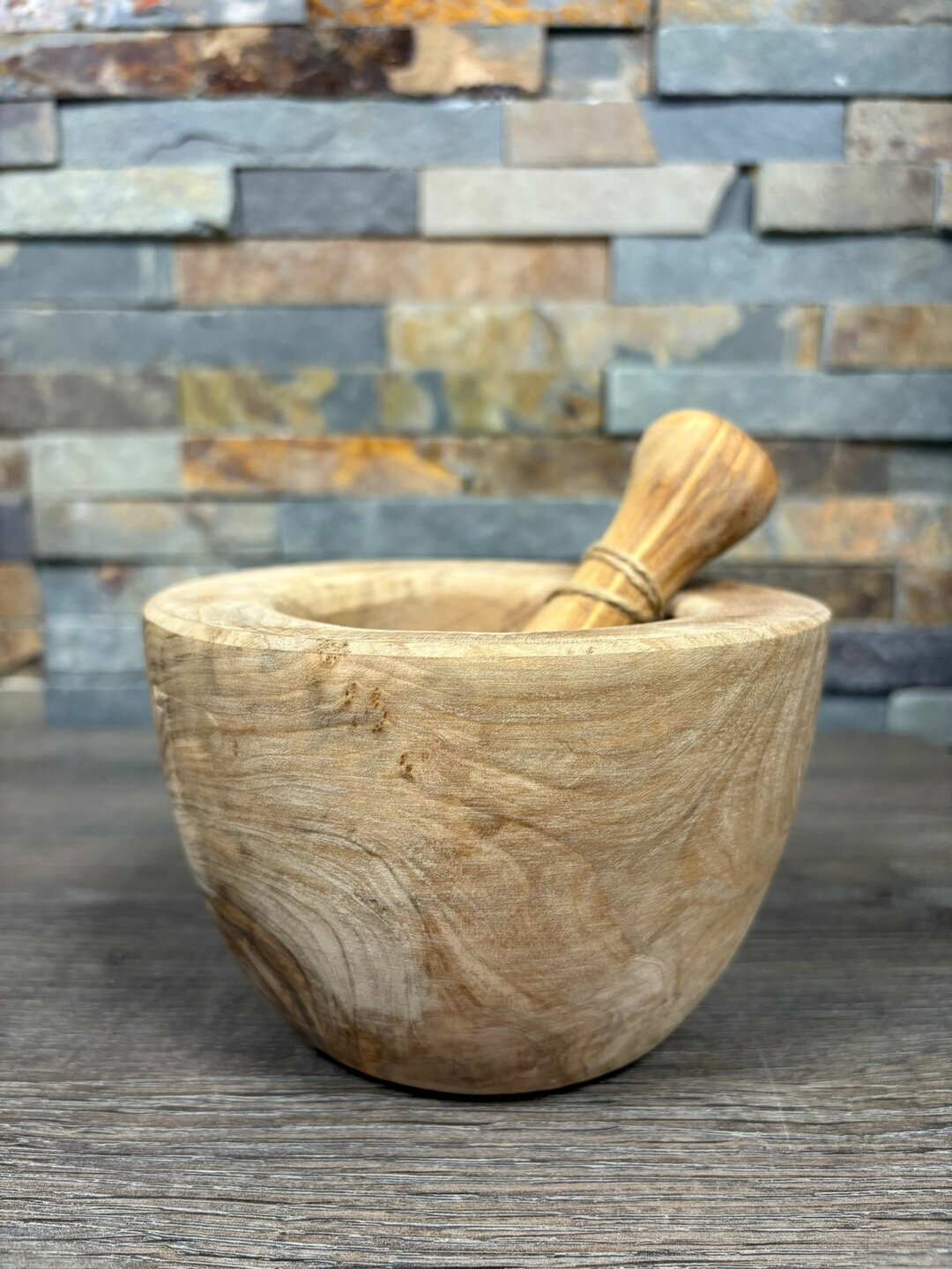 Vijzel en stamper 14 cm olijfhout