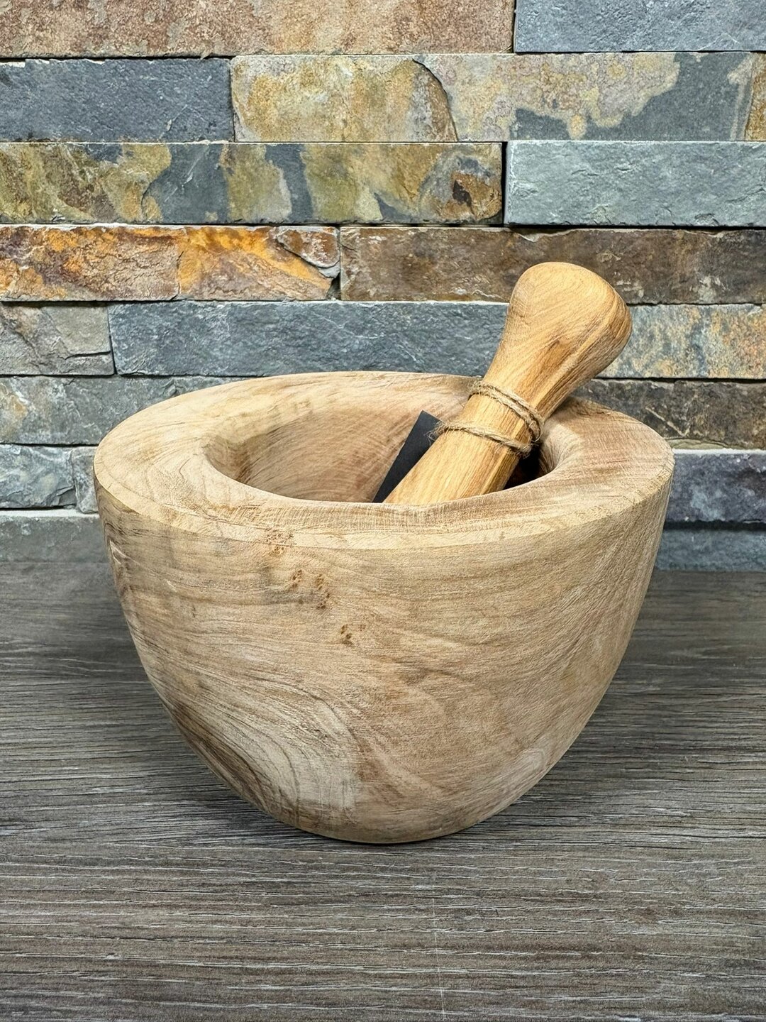 Vijzel en stamper 14 cm olijfhout