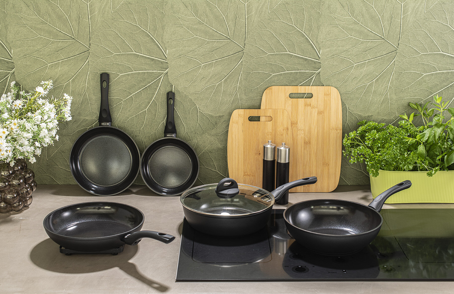 Koekenpan hardsteen 28 cm Stonehenge Sola zwart