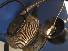 Theepot gietijzer Stripes goud zwart 80 cl met filter