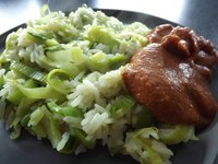 Nasi met satsaus (E-nummervrij, suikervrij, zuivelvrij) Nasi met satsaus (E-nummervrij, suikervrij, zuivelvrij)