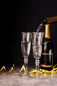 Hoeveel glazen champagne haal uit 1 fles Hoeveel glazen champagne haal uit 1 fles
